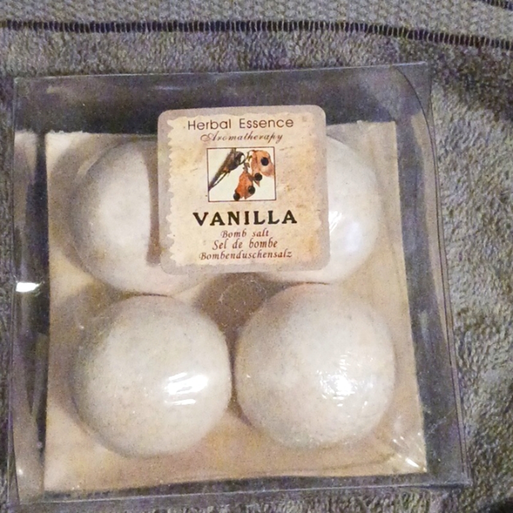 Herbal Essence Bomb Salt fir Aromatic Baths